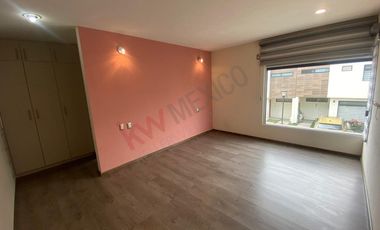 Casa en Renta en Privada con Roof Garden y Diseño Moderno  ¡Tu Nuevo Hogar Te Espera!e