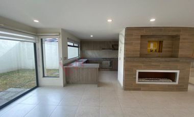 Casa en Renta en Privada con Roof Garden y Diseño Moderno  ¡Tu Nuevo Hogar Te Espera!e