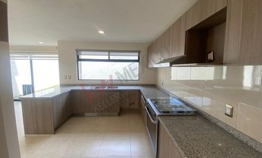 Casa en Renta en Privada con Roof Garden y Diseño Moderno  ¡Tu Nuevo Hogar Te Espera!e