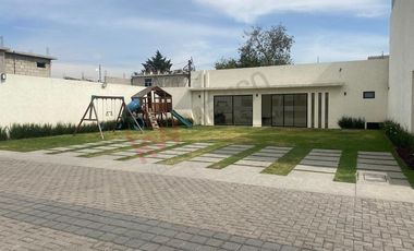 Casa en Renta en Privada con Roof Garden y Diseño Moderno  ¡Tu Nuevo Hogar Te Espera!e