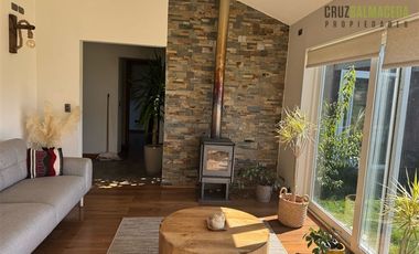 Casa en Venta en Parque Ivian 2