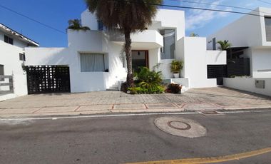 Venta casa club el peñon, en girardot