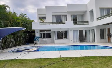 Venta casa club el peñon, en girardot