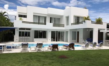 Venta casa club el peñon, en girardot