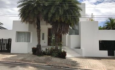Venta casa club el peñon, en girardot