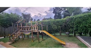 Casa remodelada en venta cerca al marymount