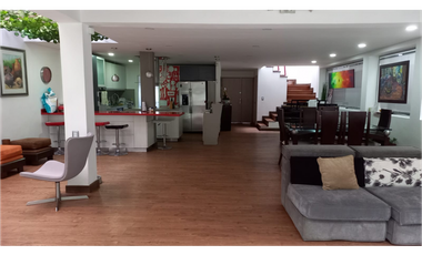 Casa remodelada en venta cerca al marymount