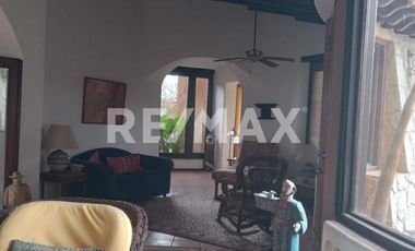 CASA EN VENTA ESTILO RUSTICO - (3)