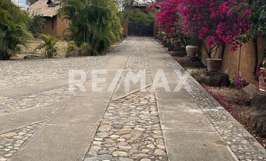 CASA EN VENTA ESTILO RUSTICO - (3)