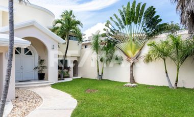 Casa en Venta en Álamos I, Cancún - (3)