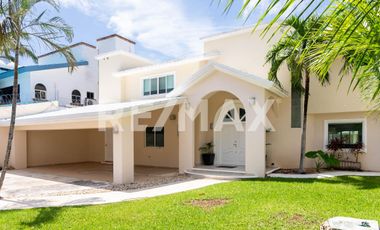 Casa en Venta en Álamos I, Cancún - (3)