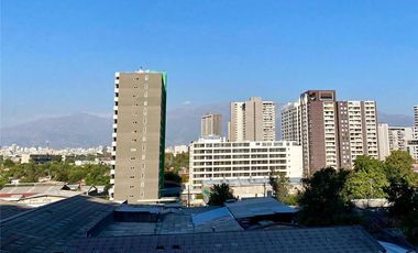 Muy luminoso,full equi 1D/1B, Metro Ecuado y A.Hur