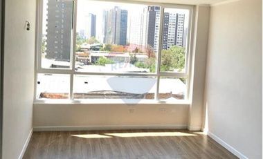 Muy luminoso,full equi 1D/1B, Metro Ecuado y A.Hur