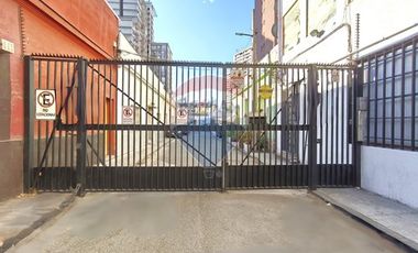 Casa con excelente ubicación/ Av. Santa Isabel