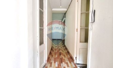Casa con excelente ubicación/ Av. Santa Isabel