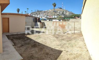 Casa en Renta – Ideal para Consultorio u Oficinas - Zona Centro - (3)