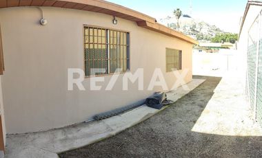 Casa en Renta – Ideal para Consultorio u Oficinas - Zona Centro - (3)