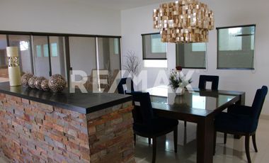 Amplia Casa en Renta en Fracc. Ciudad de San Quintín - (3)