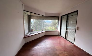 Parcela con moderna casa en Portal San Juan