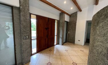 Parcela con moderna casa en Portal San Juan