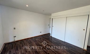 Parcela con moderna casa en Portal San Juan