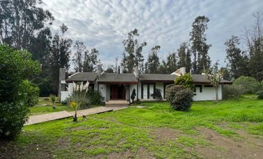 Parcela con moderna casa en Portal San Juan