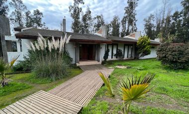 Parcela con moderna casa en Portal San Juan