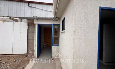 Arriendo Terreno de 1100m2 con oficina en Barrio Industrial