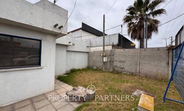 Arriendo Terreno de 1100m2 con oficina en Barrio Industrial