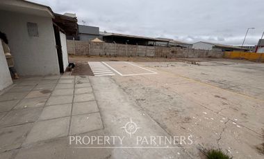 Arriendo Terreno de 1100m2 con oficina en Barrio Industrial