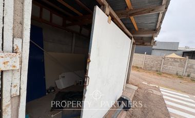 Arriendo Terreno de 1100m2 con oficina en Barrio Industrial