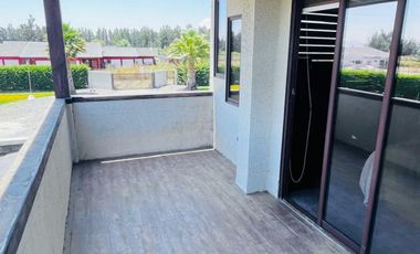Casa en excelente estado en condominio seguro cercano a colegios
