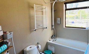 Casa en excelente estado en condominio seguro cercano a colegios