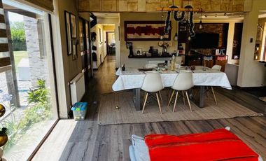 Casa en excelente estado en condominio seguro cercano a colegios