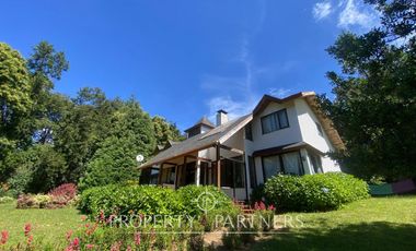 CASA BORDE LAGO