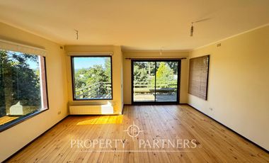Se vende casa más cabaña, excelente vista al lago Villarrica.
