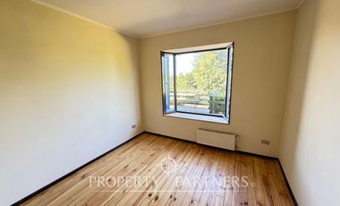 Se vende casa más cabaña, excelente vista al lago Villarrica.