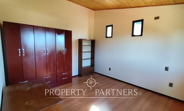 Se vende casa más cabaña, excelente vista al lago Villarrica.
