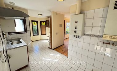 Se vende casa más cabaña, excelente vista al lago Villarrica.