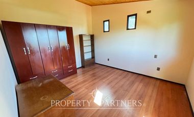 Se vende casa más cabaña, excelente vista al lago Villarrica.