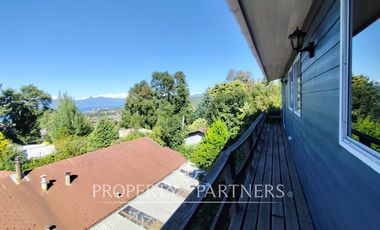Se vende casa más cabaña, excelente vista al lago Villarrica.