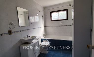 Se vende casa más cabaña, excelente vista al lago Villarrica.