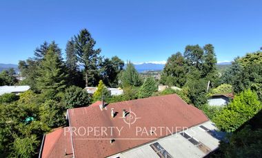 Se vende casa más cabaña, excelente vista al lago Villarrica.