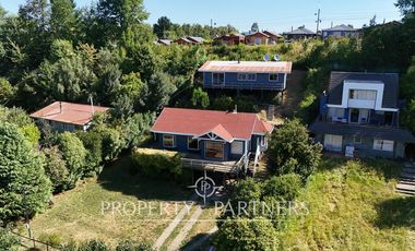 Se vende casa más cabaña, excelente vista al lago Villarrica.