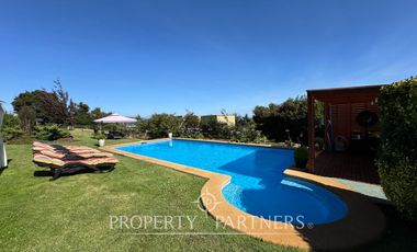 Hermosa propiedad en condominio Lomas del Carmen, con inmejorable vista.