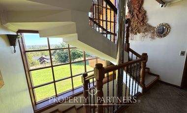 Hermosa propiedad en condominio Lomas del Carmen, con inmejorable vista.