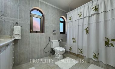 Hermosa propiedad en condominio Lomas del Carmen, con inmejorable vista.