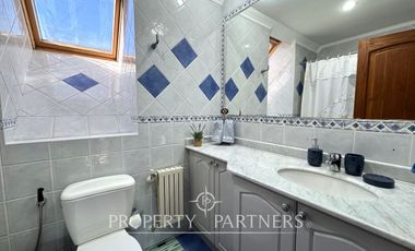 Hermosa propiedad en condominio Lomas del Carmen, con inmejorable vista.