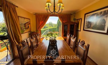 Hermosa propiedad en condominio Lomas del Carmen, con inmejorable vista.