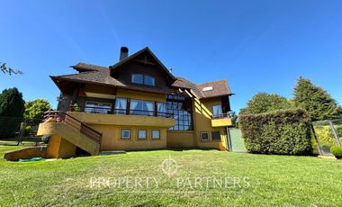 Hermosa propiedad en condominio Lomas del Carmen, con inmejorable vista.